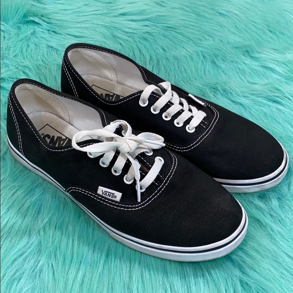 vans authentic black canvas